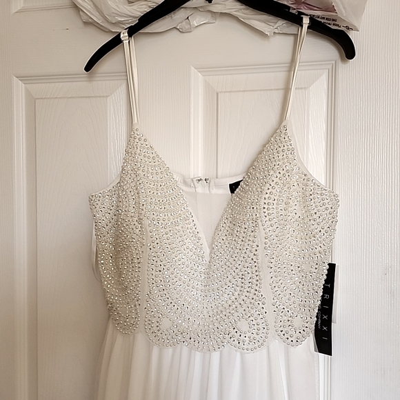 Trixxi formal  beaded dress size 15 - Picture 1 of 10